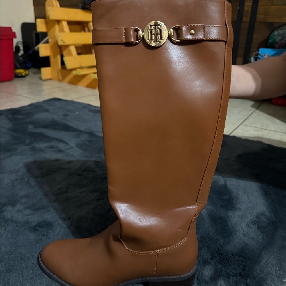 Michael Kors tan size 7 riding boots